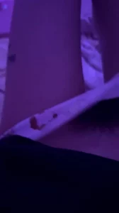 淫荡的中国荡妇喜欢独自自慰和挑逗男人