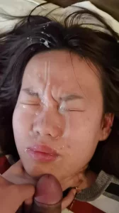浓精爆射骚货满脸
