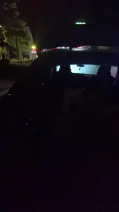 （杭州可）街边后备箱调教女大在车上自慰车来车往