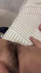 出差在外，骚货炮友在家自摸给我看